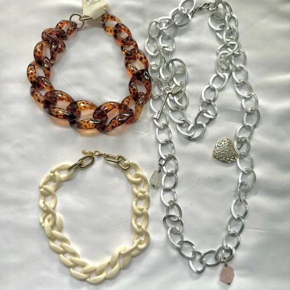 NWT 3-Pack Statement Chain Necklace Set | Silver Charm & Shell | Special Deal💥 - Picture 9 of 9